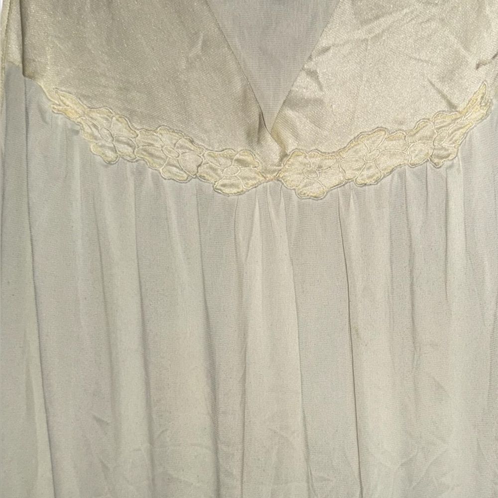 VTG Vanity Fair 1950s Old Hollywood Ivory Satin Peignoir Set Lace Nightgown Robe - Picture 8 of 10